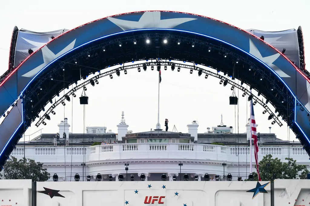 Donald Trump celebra 80 años con pelea UFC en Casa Blanca