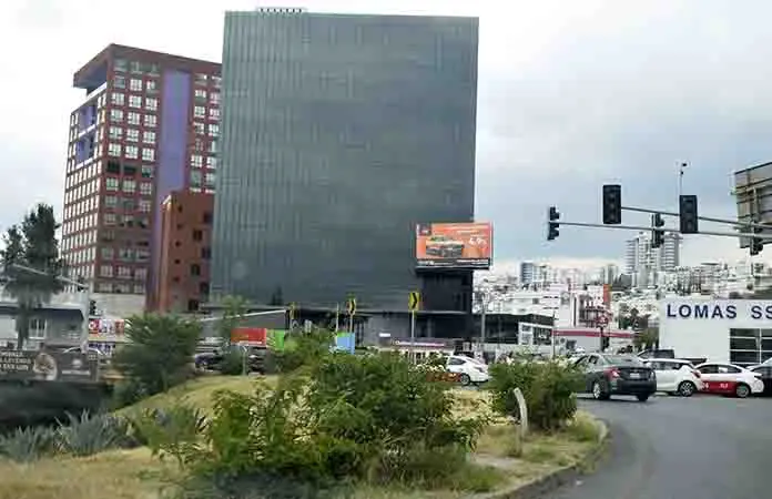 En lo individual Gobierno construirá paso a desnivel