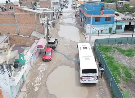 Obra en avenida Adolfo López Mateos acumula casi un año de retraso Obra en avenida Adolfo López Mateos acumula casi un año de retraso