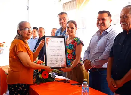 Premian a varios profes por años en la docencia Premian a varios profes por años en la docencia