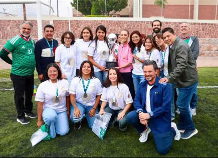 Sheinbaum visita SLP y entrega boletos mundialistas
