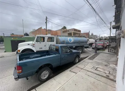 Vecinos de Azaleas exigen soluci&oacute;n urgente por falta de agua
