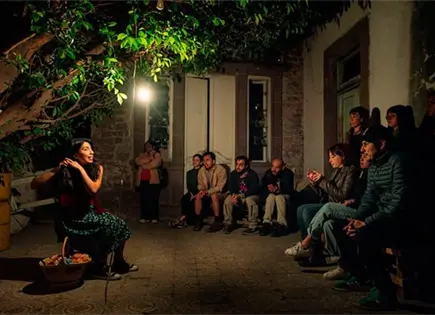 ABUELA MANGO, UNA HISTORIA FAMILIAR ABUELA MANGO, UNA HISTORIA FAMILIAR