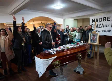 Despiden a Taty Almeida, referente de las Madres de Plaza de Mayo