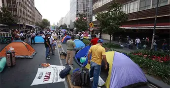 Pese a bloqueo de la CNTE, ambiente mundialista impera en el Centro