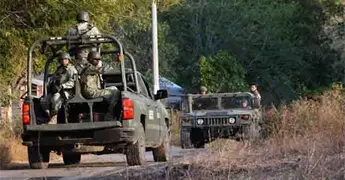 Artefacto explosivo lesiona a tres militares