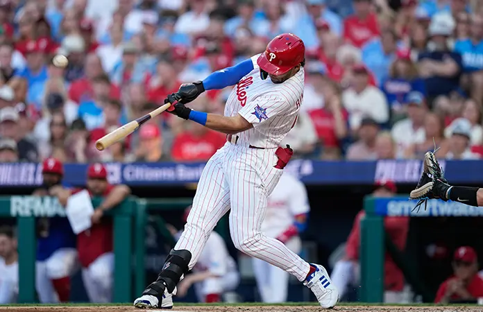 Blanquean Wheeler y Filis 7-0 a Marlins