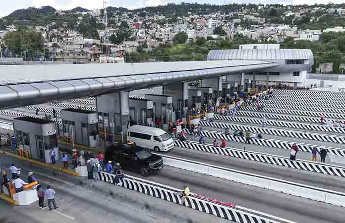 CNTE cierra tres casetas