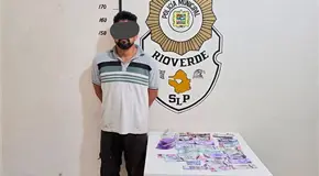 Detienen a sujeto con billetes falsos