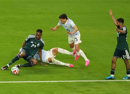 Uruguay rescata empate ante Arabia Saudita
