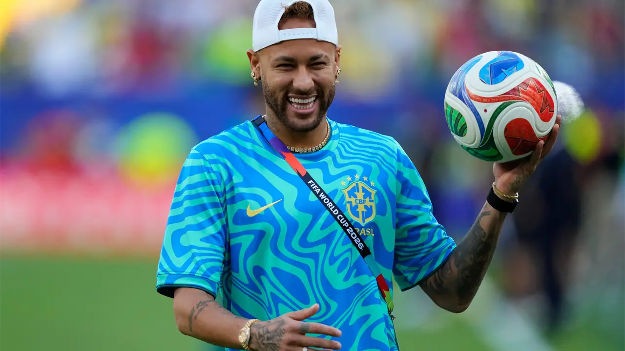 Neymar sigue en duda para debutar en Mundial por lesión