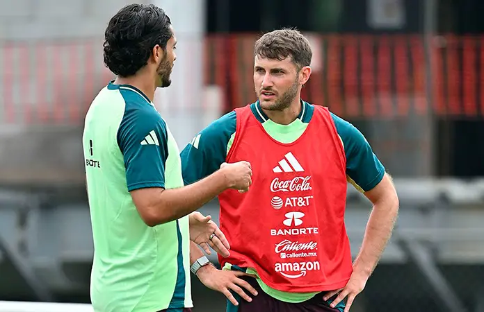 Selección Mexicana entrena bajo la lluvia