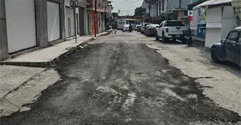 Tapan bachezote que da&ntilde;&oacute; carro
