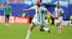 Argentina golea a Argelia en el debut