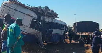 Brutal choque entre tren y autob&uacute;s al sur de Zimbabue