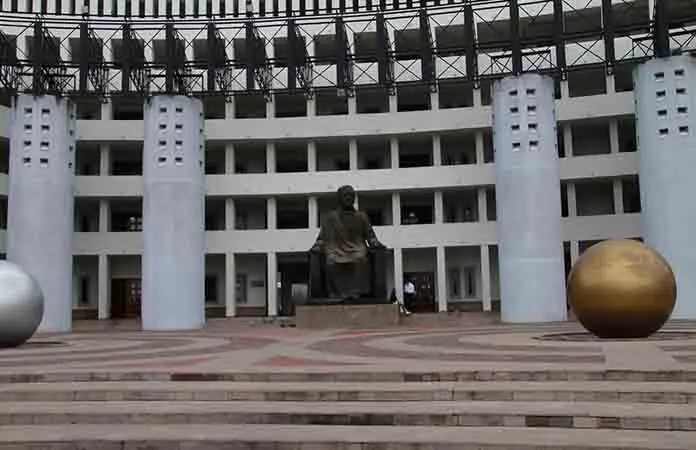Busca defensor reivindicación a Miguel A. Lutzow