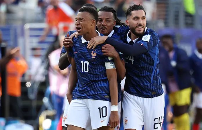 Francia logra su primer triunfo