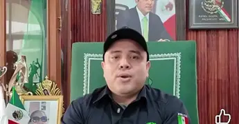Video: Alcalde de SLP invita a pap&aacute;s a festejo con chicas buena onda