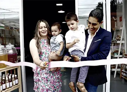 FLORAMOR BOTÁNICA ABRE SUS PUERTAS FLORAMOR BOTÁNICA ABRE SUS PUERTAS