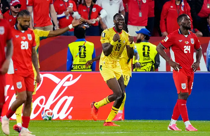Ghana golpea al final a Panamá