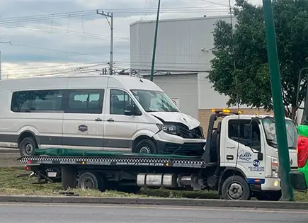 Solo da&ntilde;os deja un choque en la &acute;57