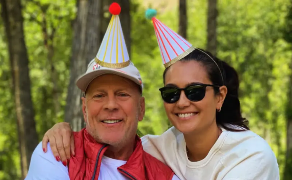 Bruce Willis reaparece en redes junto a su esposa Emma