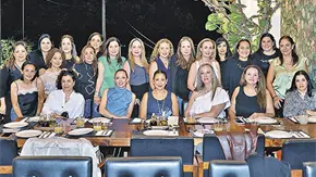 CELEBRAN LOGROS