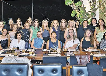 CELEBRAN LOGROS