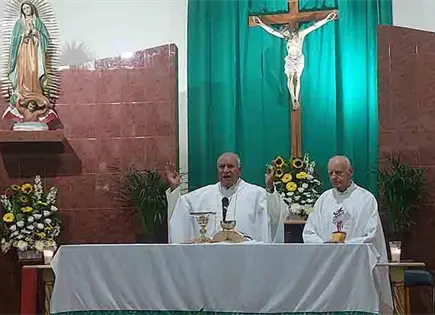 Celebran sacerdotes aniversario de ordenación Celebran sacerdotes aniversario de ordenación