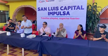 Entregan licencias a negocios de gorditas en Morales
