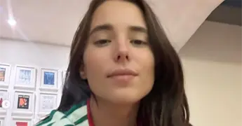 Majo Aguilar celebra triunfo de M&eacute;xico ante Corea en el &Aacute;ngel