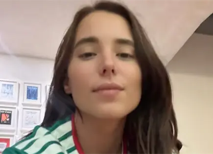 Majo Aguilar celebra triunfo de M&eacute;xico ante Corea en el &Aacute;ngel