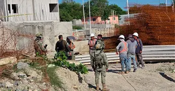 Muere alba&ntilde;il en obra del Bienestar en Valles