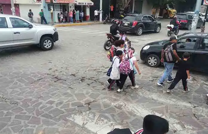 Piden instalar semáforos en importante cruce de Pozos