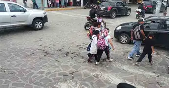 Piden instalar sem&aacute;foros en importante cruce de Pozos