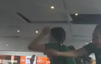 Vandalizan pizzer&iacute;a en Carranza tras triunfo de M&eacute;xico