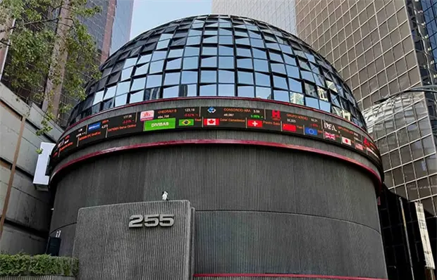 Bolsa Mexicana cierra a la baja