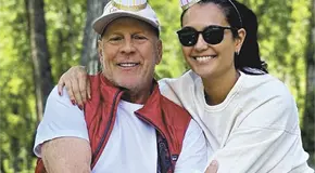 BRUCE WILLIS REAPARECE EN REDES