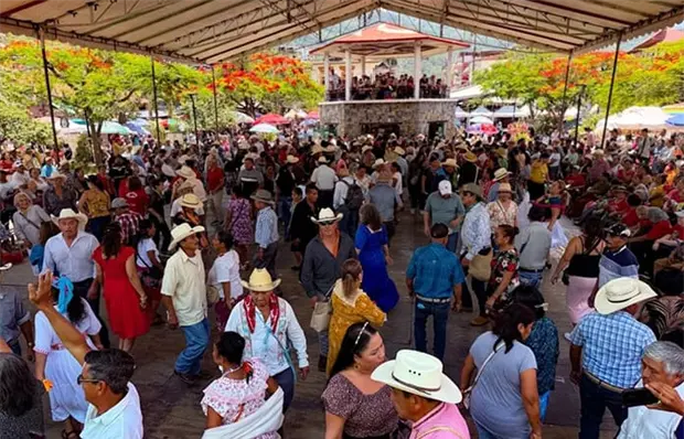 Inician 48 horas de huapango en Xilitla, sin parar