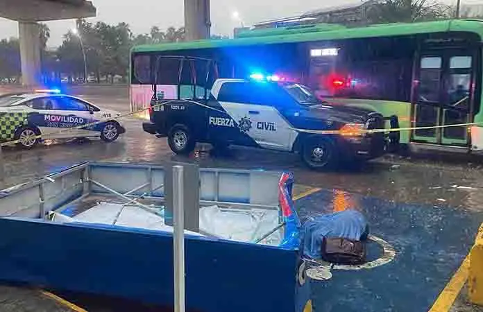 Lluvias y granizo dejaron un muerto en Monterrey
