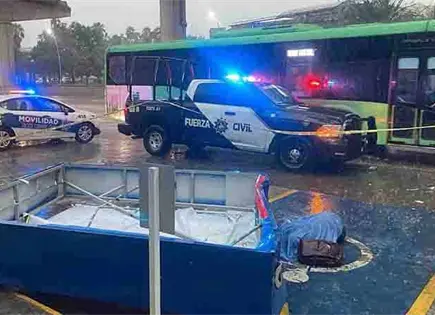 Lluvias y granizo dejaron un muerto en Monterrey Lluvias y granizo dejaron un muerto en Monterrey