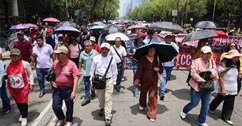 Maestros van por fin del paro
