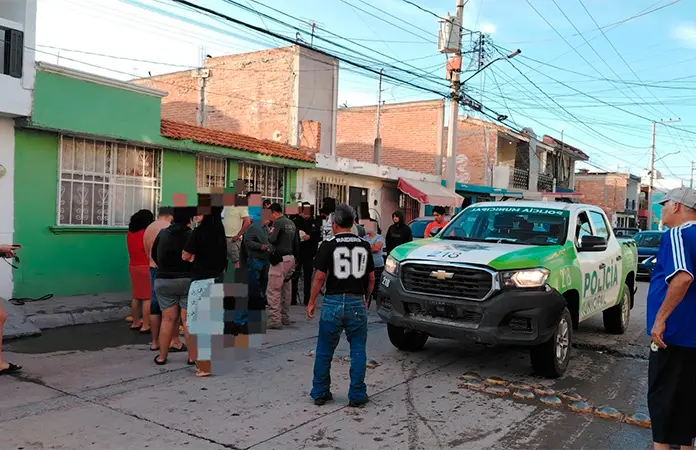 Vecinos de Cactus dan severa golpiza a supuesto asaltante