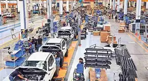 Automotrices pierden empleo