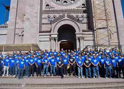 Con una misa festejan a papás Con una misa festejan a papás