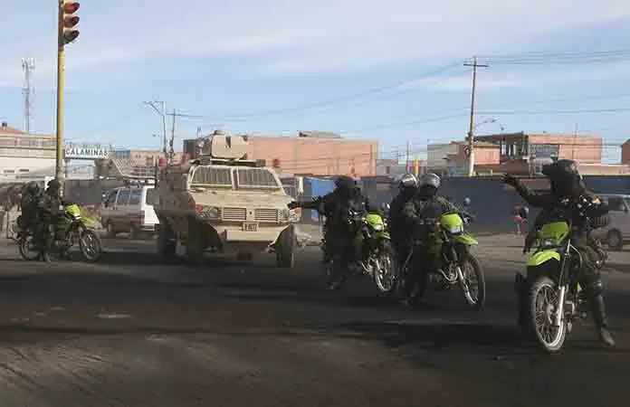 Decretan estado de excepción en Bolivia