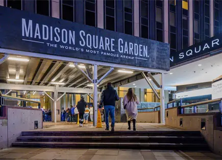 Hombre muere tras caer en concierto en Madison Square Garden Hombre muere tras caer en concierto en Madison Square Garden