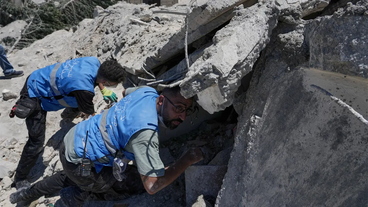 Irán cierra estrecho de Ormuz tras ataques israelíes en Líbano