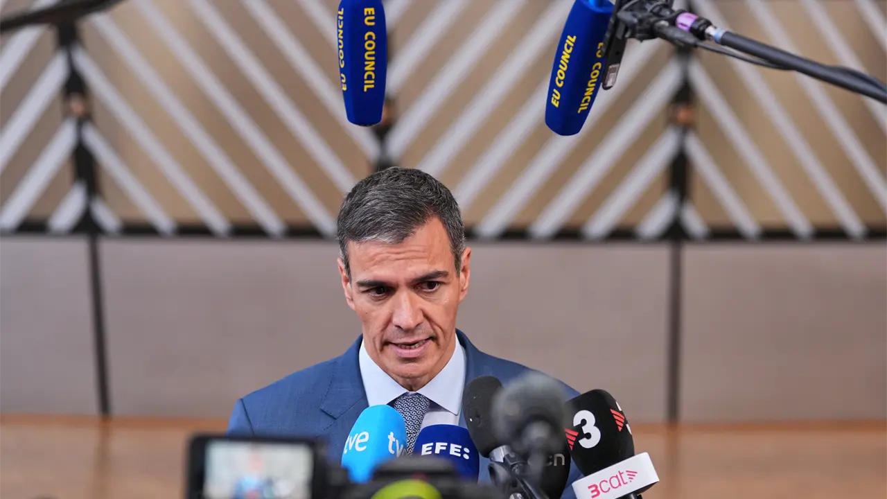 Juez ordena juicio a Begoña Gómez por tráfico de influencias en España