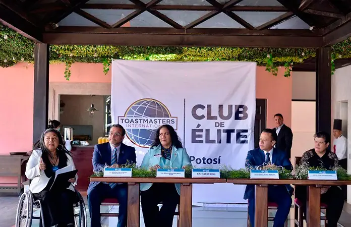 Cambia directiva local de Toastmaster Internacional